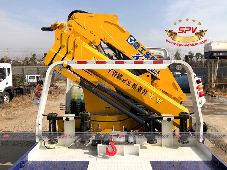 8 Tons Wrecker Truck with Crane - B1